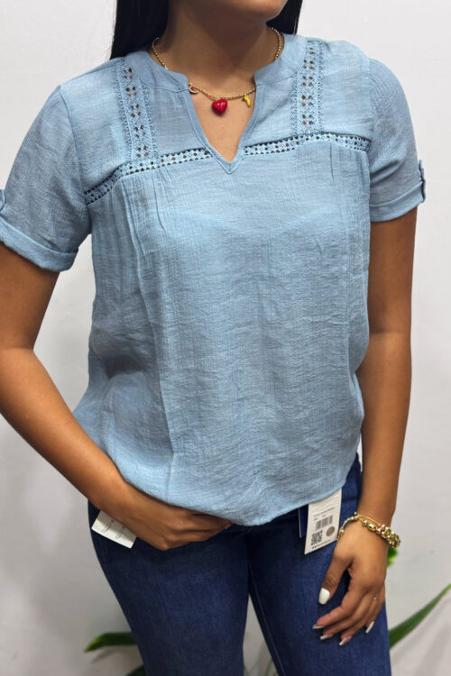 Blusa ligera azul cielo