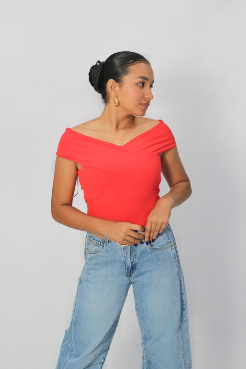Blusa corte asimétrico