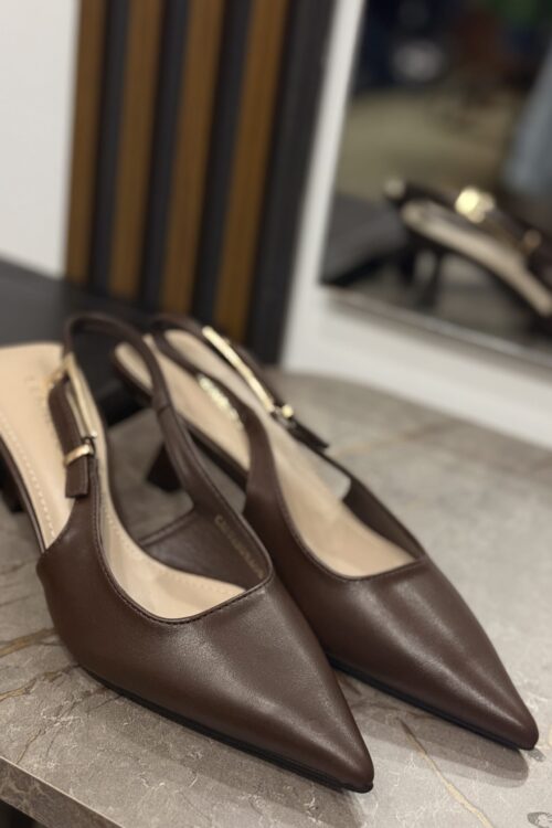 Stilettos con tacón marrón