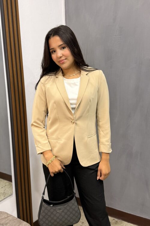 Blazer (Beige y negro)